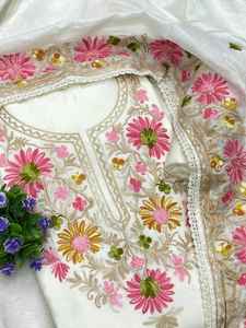 Kurti de Seda Romana para Mujer, a la Moda, con Hermoso Bordado Kashmirí, Hecho en India, para Todos los Eventos Especiales - Product Image 5