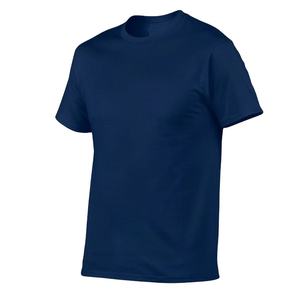 Ce t-shirt en coton pour homme de haute qualité est conçu pour une distribution mondiale, avec des matériaux respirants pour un usage quotidien décontracté. - Product Image 1