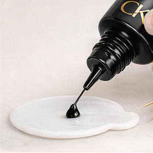 Pegamento UV Personalizado para Extensiones de Pestañas, Líquido de Marca Privada, Extensiones de Volumen, Resistentes al Agua, Sin Látex, Duración de 5-7 Semanas, 5ml - Product Image 3