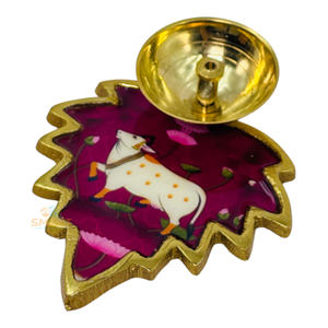 Vajilla de Pichwai Diya/Deepak moderna de soldadura chapada en oro de latón impreso para decoraciones religiosas para el hogar y la boda y regalos - Product Image 3