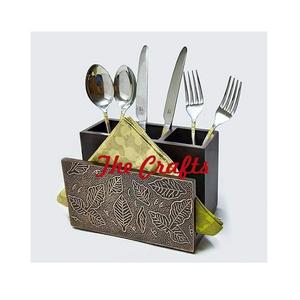 Soporte para cubiertos de diseño clásico con servilletero en madera Soporte para cubiertos de tres compartimentos a buen precio - Product Image 1