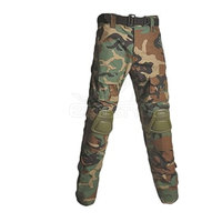 Ensemble uniforme tactique le plus vendu à prix abordable, avec pantalon cargo camouflage Woodland à quart de zip et manches, et genouillères