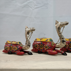 Venta caliente hecho a mano Metal colorido camello sentado (Juego de 3) artesanía para decoración del hogar artículo de regalo - Product Image 3