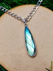 Pendentifs en forme de poire Labradorite Flashy naturelle 41-42mm Pendentifs en pierre de Labradorite avec argent sterling pour collier ras du cou pour femmes - Product Image 2