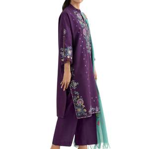 Ensemble de trois pièces Shalwar Kameez en velours brodé de créateur pour femmes, tenue de soirée d'hiver, travail lourd, robe ethnique pour femmes avec pantalon - Product Image 3