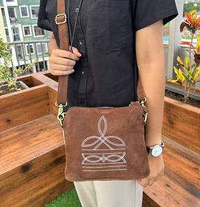 Nouveau sac à bandoulière en cuir suédé véritable marron fait à la main pour femmes sac à main de luxe minimaliste de haute qualité occidentale - Product Image 2