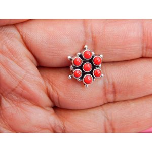 Pendientes de tuerca pequeños delicados hechos a mano simples de Plata de Ley 925, pendientes de tuerca finos delicados de Coral Natural - Product Image 1