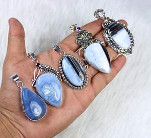 Precioso colgante de piedras preciosas de ópalo azul de calidad, colgante de diseñador, joyería artesanal, colgante Chapado en plata, joyería para niñas - Product Image 2