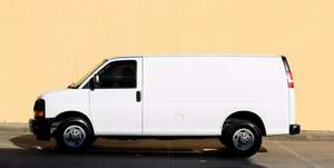 Chevrolet Express Cargo 2500 RWD 2017 Económico con Volante a la Izquierda/Derecha - Product Image 4