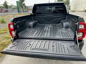 Toyota Hilux Doble Cabina Revo GRS 2.8L Diésel 4x4 Nuevo, Transmisión Automática 6AT, Volante a la Izquierda, con Neumáticos R18 - Product Image 5