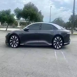 CLEAN 2024 Lucid Air Touring AWD, Volante a la Izquierda, Asientos de Cuero, Cámara Trasera, Pantalla Táctil, Faros de Xenón - Product Image 3