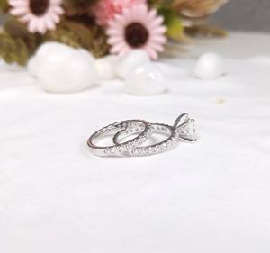 Bague de fiançailles 2 CT en diamant de laboratoire taillé en princesse Ensemble de mariage unique pour femme avec bague de promesse parfaite en or blanc massif 14K - Product Image 5