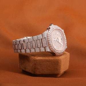 Nueva y elegante joyería de Hip Hop con diamantes de moissanita de oro rosa de primera calidad, banda de acero inoxidable completamente helada, analógica japonesa de alta calidad - Product Image 4