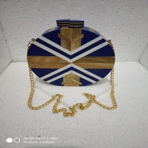 Bolso de Mano Plegable Multifuncional Portátil de Cristal Clásico Hecho a Mano en Color Blanco - Product Image 4