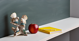 Statue d'oiseau en résine créative moderne pour la décoration intérieure de la maison et de la pelouse Statue d'oiseau de jardin de sérénade printanière faite à la main pour les mariages - Product Image 3