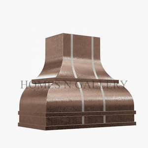 Hotte de cuisine murale en acier inoxydable, design personnalisé et artisanal, avec rivets en laiton - Product Image 3