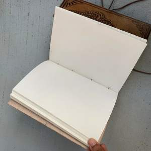 Diario indio de cuero genuino hecho a mano 100 hojas A5/A4 planificador logotipo personalizado Tapa dura reciclado blanco hilo de papel de algodón en blanco - Product Image 3