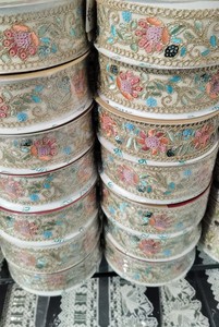 Cordones de trabajo de hilo bordados hechos a medida con opción de un solo color en diseño de borde de lentejuelas de gran tamaño en 2,5 pulgadas de ancho - Product Image 2