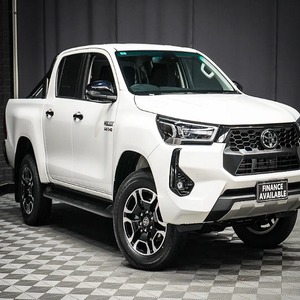 Toyota Hilux Pickup 4x4 Diesel Double Cabine Conduite à Gauche Assez Utilisé Et Neuf Frais Et Propre Excellent État - Product Image 1