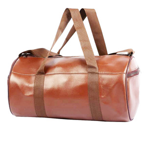 Sac de sport en cuir PU noir vintage pour homme, sac de voyage durable pour le week-end, utilisation de nuit, petit sac de transport, motif de ceinture de voyage humide - Product Image 4