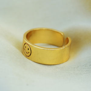 Exclusivo 18K chapado en oro ajustable diseñador sonrisa Signet anillo de latón hombres y mujeres accesorio de joyería de moda - Product Image 3