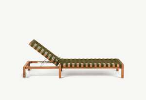 Ensemble de chaises longues de patio Chaise longue en bois de manguier Banc de bronzage Plateau latéral Conception de ferme Durable Résistant à l'eau Supermarché École - Product Image 4