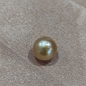 Esta exquisita perla marina dorada de 7-13 mm, de grado A en un lote, exuda una elegancia atemporal, con belleza natural y un encanto lujoso. - Product Image 4