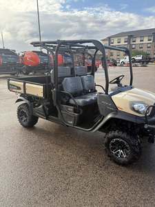 Véhicule utilitaire Kubota ATV-X 4x4 avec benne de chargement et quatre sièges, moteur 4 temps essence/diesel, certifié EPA pour utilisation en extérieur - Product Image 4