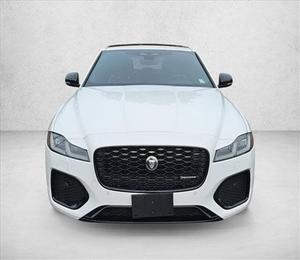 Jaguar XF P300 R-Dynamic SE AWD 2024 d'occasion, incroyablement parfait, faible kilométrage, en stock, proposé à un prix fantastique - Product Image 1