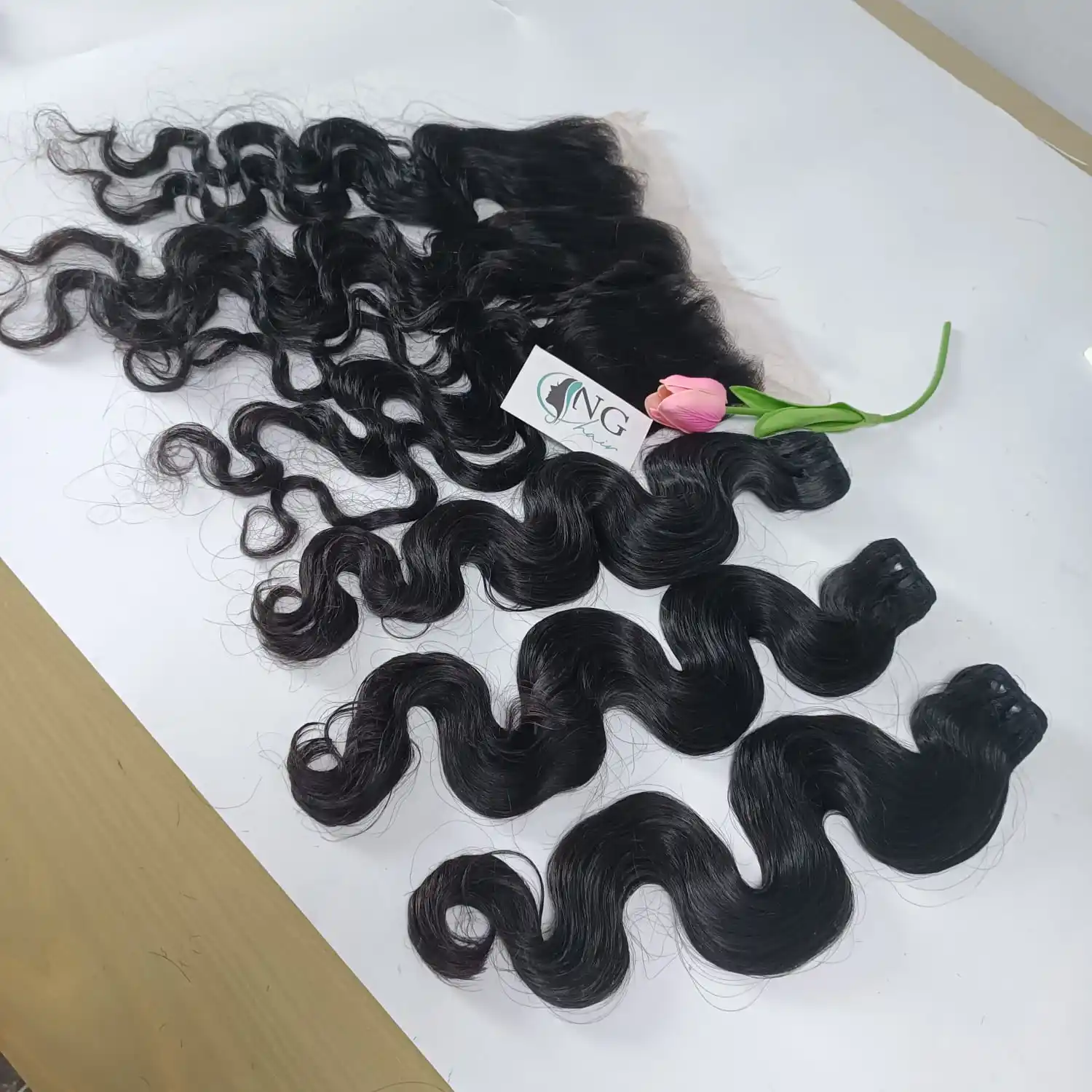 Il più recente prodotto più venduto 13*4 Lace Frontal Body Wave 100% capelli umani vietnamiti colori pieni