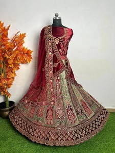 Lehenga en velours lourd de qualité supérieure avec travail de paillettes, long choli, double dupatta - Fabriqué en Inde, tenue de mariage pour les fêtes, été, hiver - Product Image 3