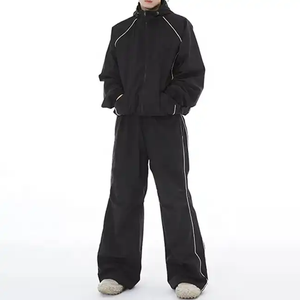 Ensemble survêtement en nylon streetwear uni personnalisé pour homme, de haute qualité, 2 pièces, léger, ample, coupe-vent - Product Image 1