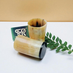 Vaso tradicional de vidrio para beber con cuerno de búfalo hecho a mano ecológico para uso diario en cocina, comedor y fiesta - Product Image 2