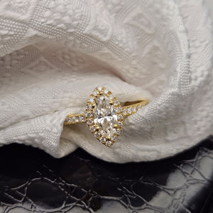 Anillo de compromiso de diamantes cultivados en laboratorio certificado IGI, anillo de diamante CVD de corte redondo solitario chapado en oro sólido de 14K para mujeres y hombres - Product Image 6