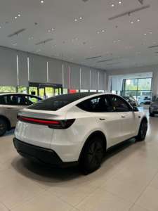 รถยนต์ Tesla Model Y SUV ปี 2026 มือสอง พลังงานใหม่ รุ่นหรู ระยะทางวิ่ง 601-700 กม. แบตเตอรี่ 90-110 กิโลวัตต์ชั่วโมง ไม่เคยเกิดอุบัติเหตุ พร้อมใช้งาน - Product Image 6