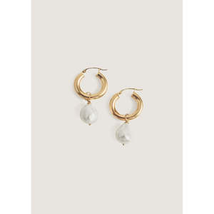 Boucles d'oreilles créoles style baroque avec perles - Product Image 1