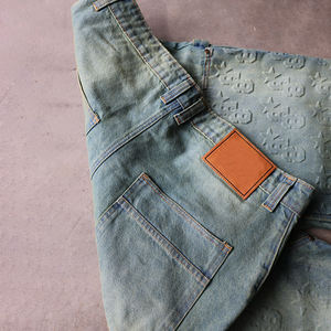 Vaqueros para hombre de corte holgado de peso pesado en relieve estilo de calle vintage lavados rectos personalizados de los últimos fabricantes - Product Image 2