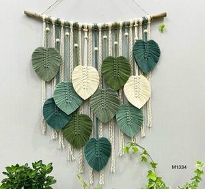 Macramé bohemio hecho a mano para colgar en la pared, diseño creativo de hojas verdes para decoración del hogar - Product Image 1