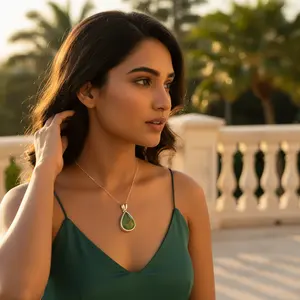 Pendentif en argent 925 avec pierre précieuse verte en forme de larme pour femmes, plaqué rhodium, style religieux, charme, bijoux en or blanc - Product Image 3