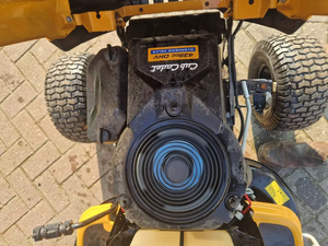 เครื่องตัดหญ้ารุ่น Cub Cadet XT1 LT2 NR92 Enduro Series สำหรับงานหนัก ออกแบบมาด้วยเครื่องยนต์ 22 แรงม้า พร้อมแท่นตัดกว้างและโครงสร้างแข็งแรงสำหรับการใช้งานระยะยาว - Product Image 6
