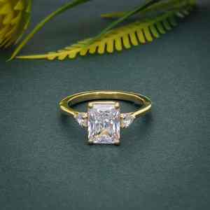 แหวนหมั้นเพชรสามเม็ดสีเงินชุบทองสำหรับผู้หญิงแหวนหมั้นเพชรเติบโตในห้องปฏิบัติการ925ได้รับความนิยมสูงสุด - Product Image 6