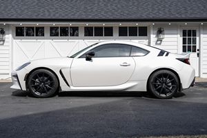 2023 GR86 PRE-MIUM Low Mileage Sound Engine R18 Tyre Panoramic Sunroof LED - Product Image 3