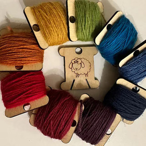 Pafu 5pcs Bobbin Organizer Set Wooden Animal Bobbins for Embroidery Threads Floss Bobbins Modern Cross Stitch Tools Needlework