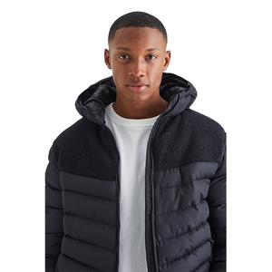 Vestes de qualité 2025 Vente en gros Veste matelassée unisexe pour homme Logo personnalisé imprimé Manteaux matelassés avec capuche pour l'hiver chaud - Product Image 5