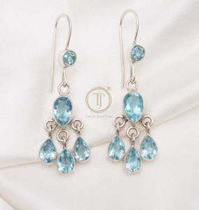 ต่างหูพลอยบลูโทแพซธรรมชาติ ชุบทองคำเหลืองและโรสโกลด์ ต่างหูคริสตัลบำบัด ทำด้วยมือ แบบห้อย - Product Image 3