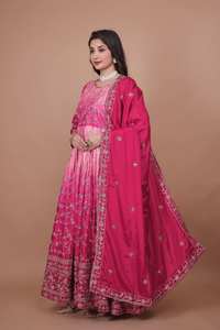 Robe de mariée indienne de créateur, robe Anarkali en soie Chinon avec fonction de séchage rapide pour les occasions festives - Product Image 5