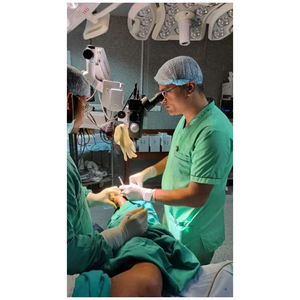 Microscope chirurgical de neurochirurgie Medcounty pour une visualisation chirurgicale de haute précision et une utilisation clinique avancée - Product Image 3