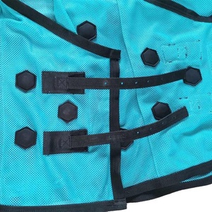 Alfombra impermeable transpirable de alto rendimiento para caballos, ligera y duradera con correas ajustables para protección contra la lluvia - Product Image 4