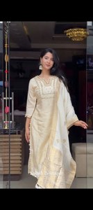 Traje Salwar de tres piezas de seda Chanderi con conjunto de Jumka pesado Amezing para Diwali especial para mujeres - Product Image 4