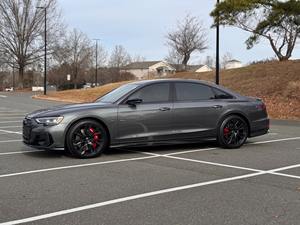 Audi S8 4.0T Quattro 2025, Sedán de Gasolina Automático, Auto de Lujo - Product Image 2